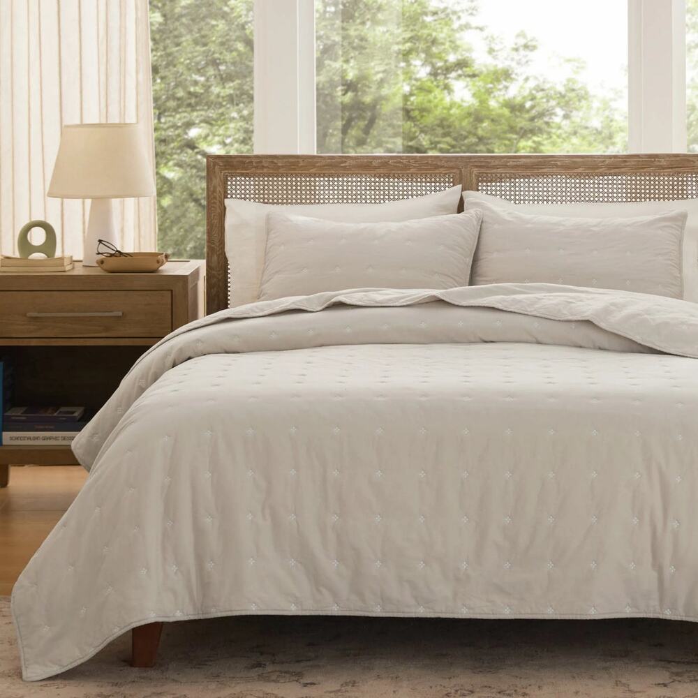 Bedsure Quilt and Sham set dotted Natural cream velvet feel King